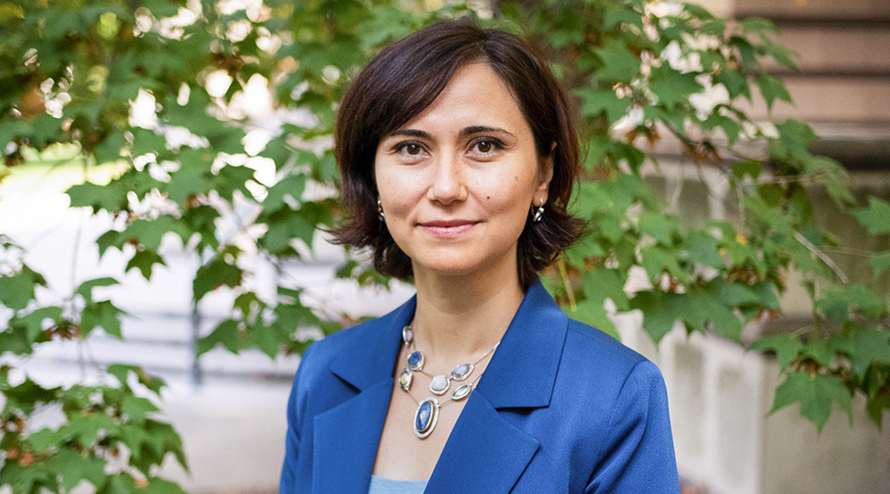 Zeynep Madak-Erdogan and her colleagues found that stress responses vary between lung cancer patients living in high-violence or low-violence zip codes. These differences likely lead to worse lung cancer outcomes in patients living in violent neighborhoods, the researchers found.  Photo by Jonathan King