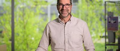 U. of I. psychology professor Brent Roberts, pictured, and his co-author, University of Toronto psychology professor Michael Inzlicht, argue that psychological science sometimes overemphasizes the role of willpower in human success and well-being. The personality trait “conscientiousness” is a better predictor of success, they write in a new review.  Photo by Fred Zwicky