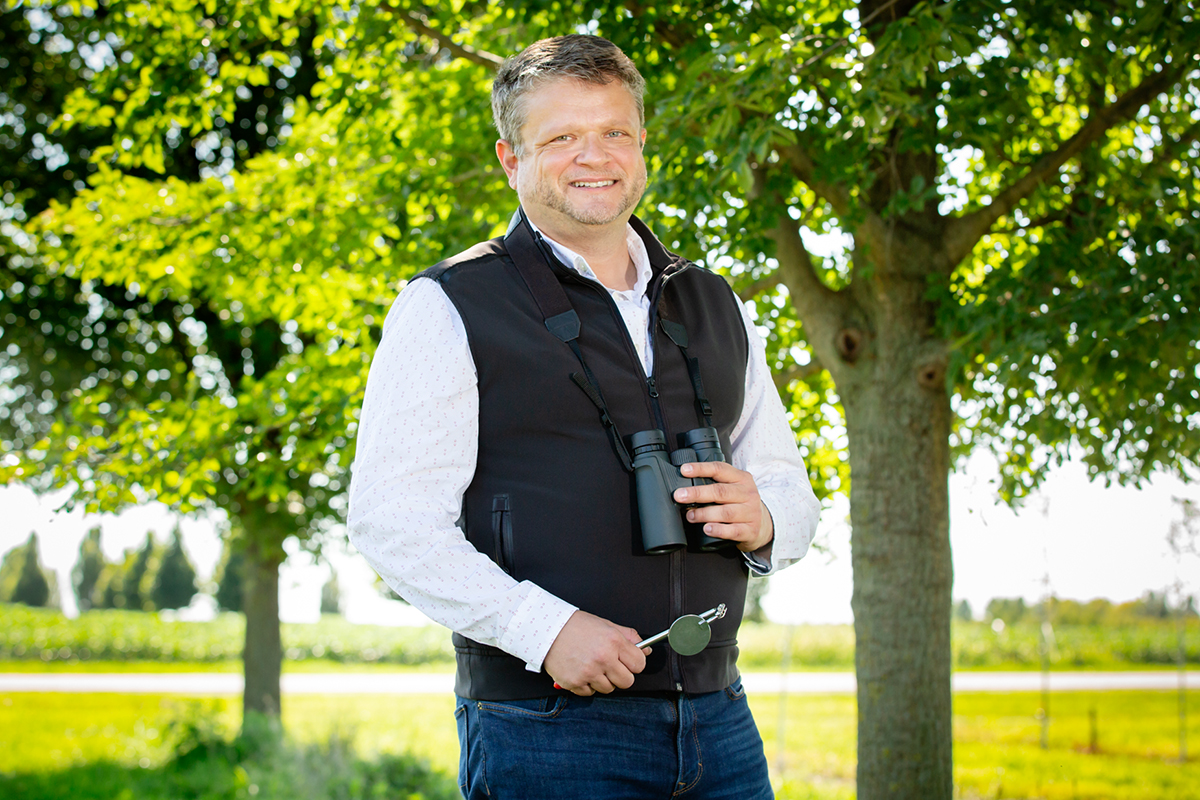 Mark Hauber is a U. of I. professor of evolution, ecology and behavior and co-author of a new study of how climate influences parasitic birds and their hosts.