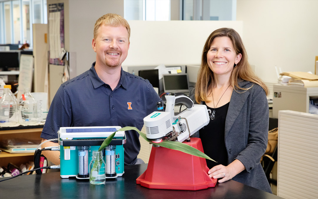 U.S. Department of Agriculture scientist Lisa Ainsworth, right, plant biology professor Andrew Leakey and their colleagues found genetic variation in the way that corn plants respond to ozone pollution. The offspring of some genetic lines suffer greater yield losses than others when exposed to elevated ozone levels in the field.