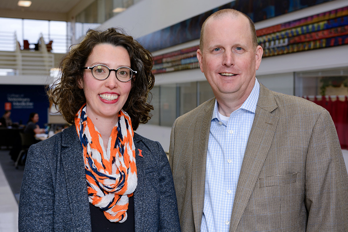 U. of I. veterinary clinical medicine professor Dr. Ashley Mitek interviews veterinary clinical medicine professor Dr. Jim Lowe about the traits of viruses that can be transmitted between animals and humans.